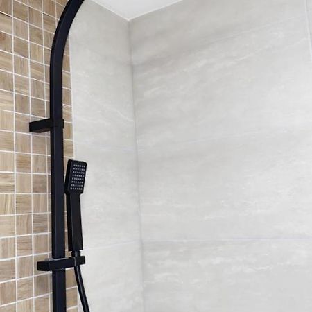 L'AppartE Black Superbe Appartement Pop ! بُيزانكون المظهر الخارجي الصورة