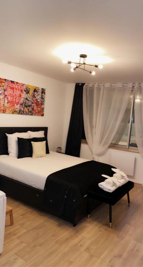 L'AppartE Black Superbe Appartement Pop ! بُيزانكون المظهر الخارجي الصورة