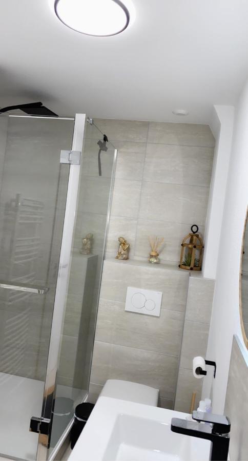 L'AppartE Black Superbe Appartement Pop ! بُيزانكون المظهر الخارجي الصورة