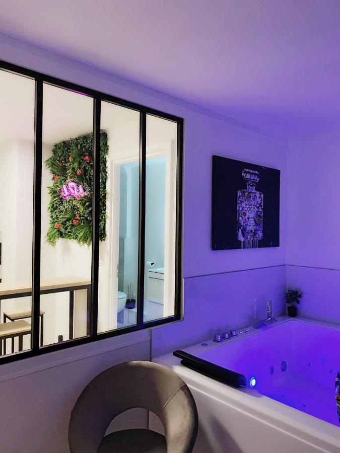 L'AppartE Black Superbe Appartement Pop ! بُيزانكون المظهر الخارجي الصورة