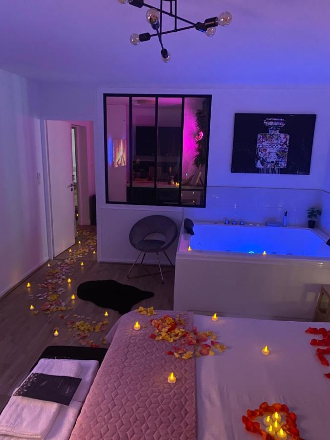 L'AppartE Black Superbe Appartement Pop ! بُيزانكون المظهر الخارجي الصورة